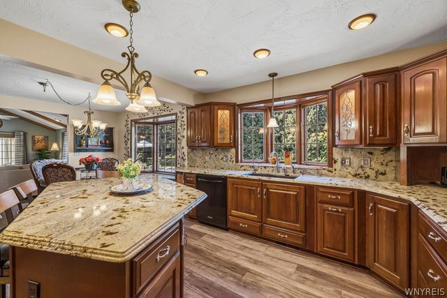 5650 Wendy Circle, Lockport Town, NY 14094