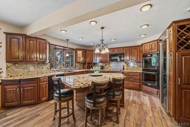 5650 Wendy Circle, Lockport Town, NY 14094