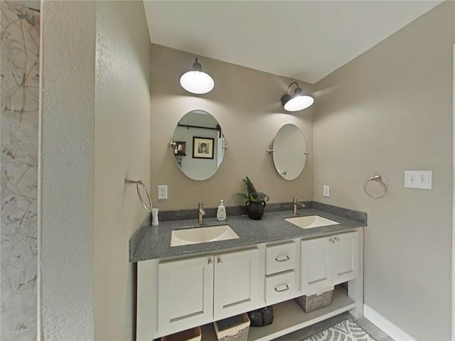 508 E Price Avenue, Savannah, MO 64485