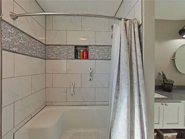 508 E Price Avenue, Savannah, MO 64485