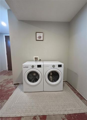 508 E Price Avenue, Savannah, MO 64485