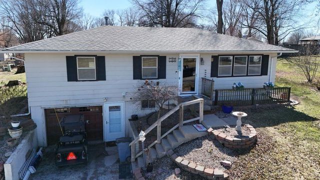 508 E Price Avenue, Savannah, MO 64485