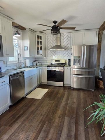 508 E Price Avenue, Savannah, MO 64485