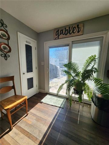 508 E Price Avenue, Savannah, MO 64485