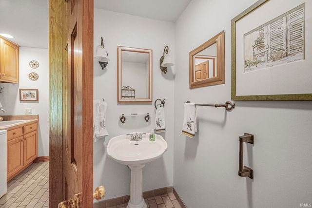 10872 N 875 E, Otterbein, IN 47970