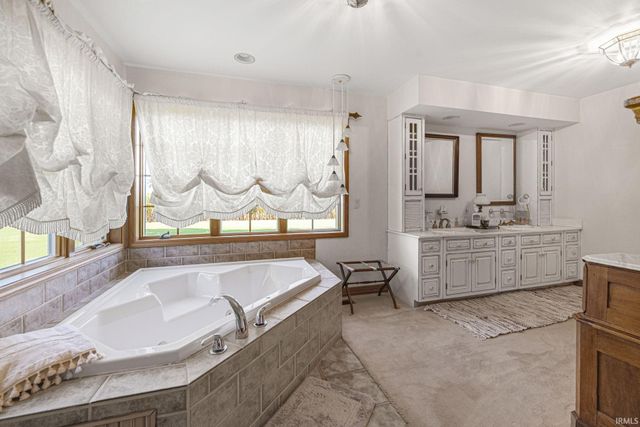 10872 N 875 E, Otterbein, IN 47970