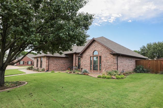 609 Oak Street, Pilot Point, TX 76258