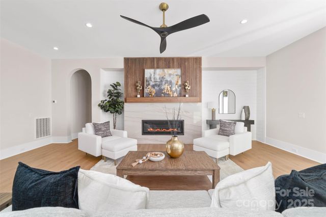 216 Walnut Street, Davidson, NC 28036