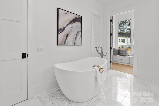 216 Walnut Street, Davidson, NC 28036