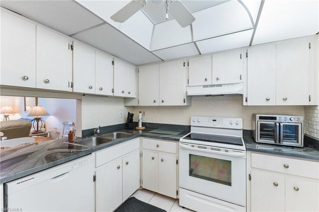 1740 Pine Valley DR # 211, Fort Myers, FL 33907