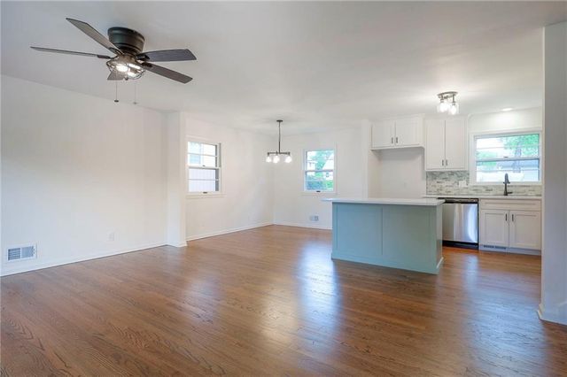 7622 W 97th Terrace, Overland Park, KS 66212