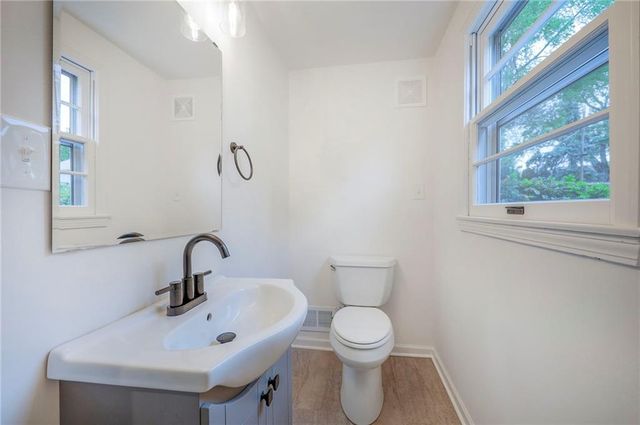 7622 W 97th Terrace, Overland Park, KS 66212