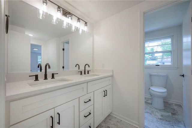 7622 W 97th Terrace, Overland Park, KS 66212