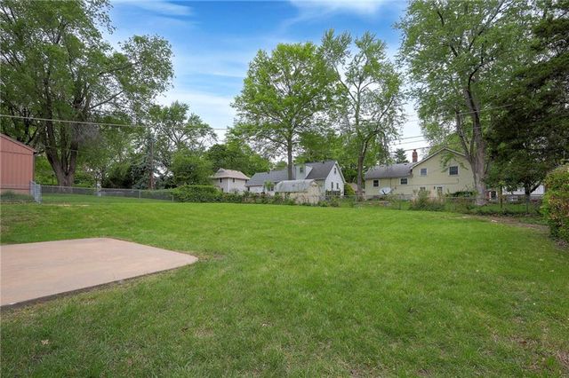 7622 W 97th Terrace, Overland Park, KS 66212