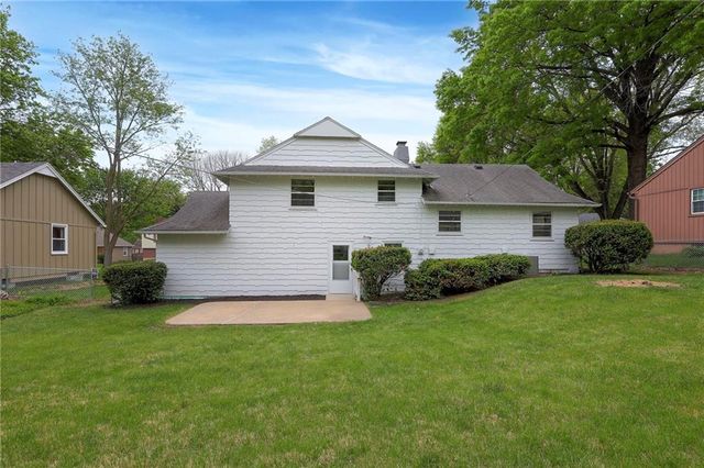 7622 W 97th Terrace, Overland Park, KS 66212