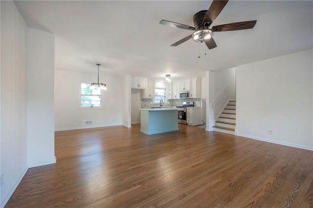 7622 W 97th Terrace, Overland Park, KS 66212