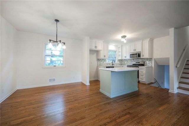 7622 W 97th Terrace, Overland Park, KS 66212