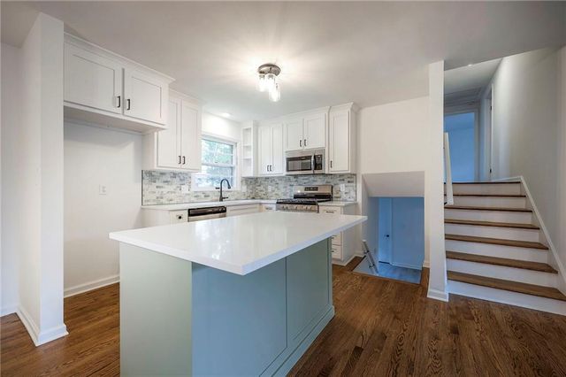 7622 W 97th Terrace, Overland Park, KS 66212