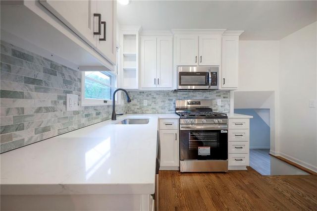 7622 W 97th Terrace, Overland Park, KS 66212