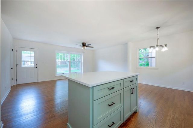 7622 W 97th Terrace, Overland Park, KS 66212