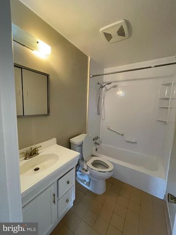 7407 SWEETBRIAR DR, College Park, MD 20740