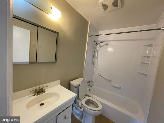 7407 SWEETBRIAR DR, College Park, MD 20740