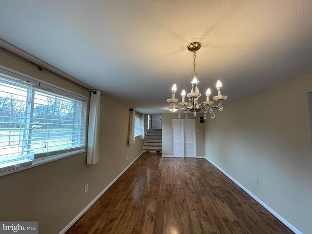 7407 SWEETBRIAR DR, College Park, MD 20740