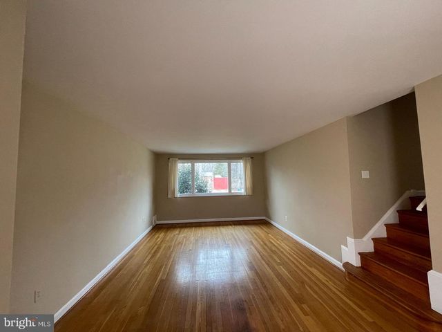 7407 SWEETBRIAR DR, College Park, MD 20740