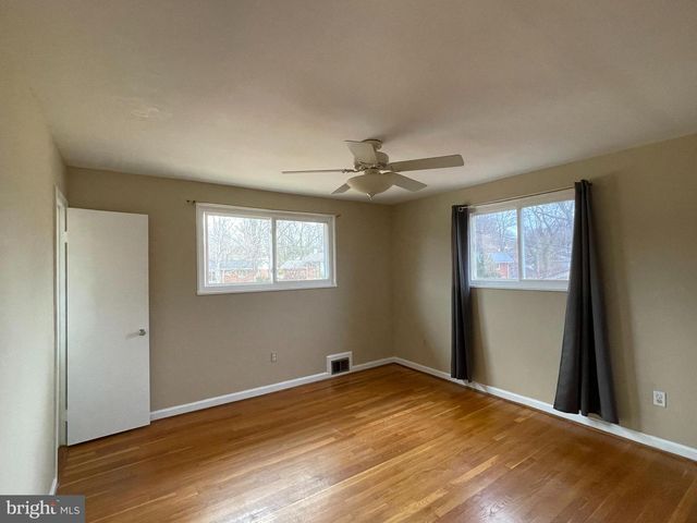 7407 SWEETBRIAR DR, College Park, MD 20740