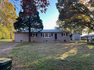 2621 Canady St, Nunnelly, TN 37137