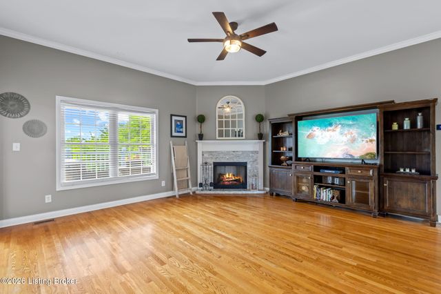 354 Peach Orchard Cir, Fisherville, KY 40023