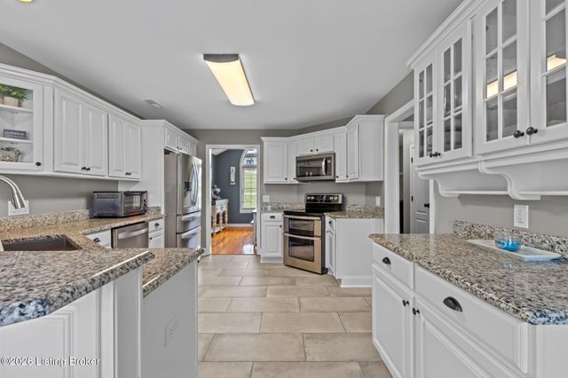 354 Peach Orchard Cir, Fisherville, KY 40023