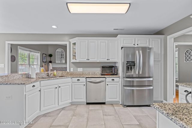 354 Peach Orchard Cir, Fisherville, KY 40023
