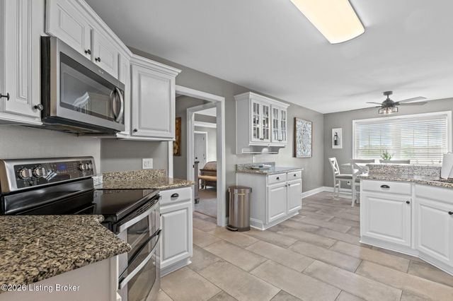 354 Peach Orchard Cir, Fisherville, KY 40023