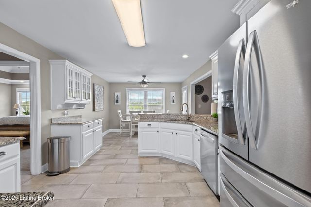 354 Peach Orchard Cir, Fisherville, KY 40023