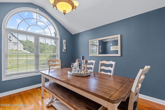 354 Peach Orchard Cir, Fisherville, KY 40023