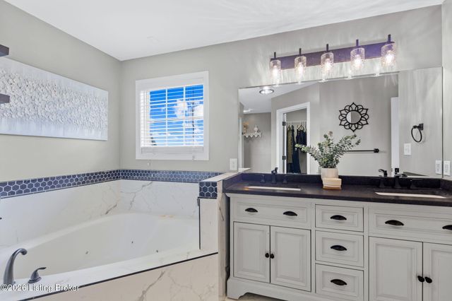354 Peach Orchard Cir, Fisherville, KY 40023