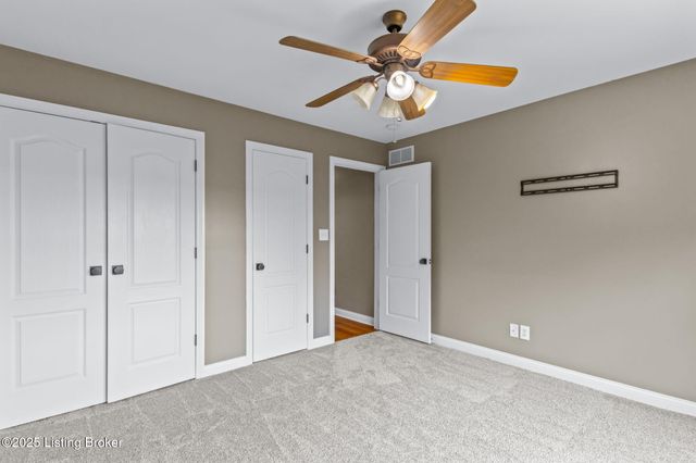 354 Peach Orchard Cir, Fisherville, KY 40023