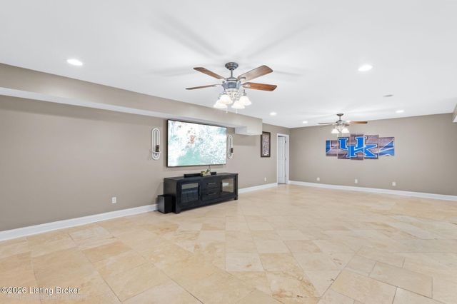 354 Peach Orchard Cir, Fisherville, KY 40023
