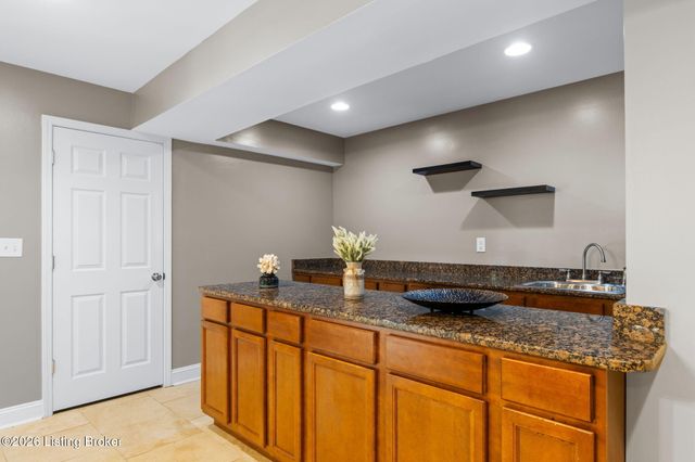 354 Peach Orchard Cir, Fisherville, KY 40023