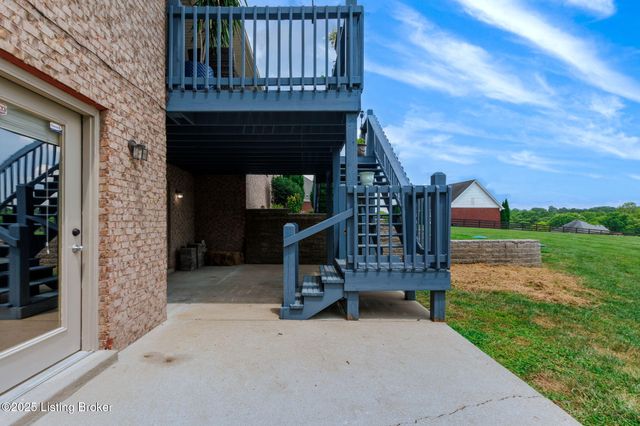 354 Peach Orchard Cir, Fisherville, KY 40023
