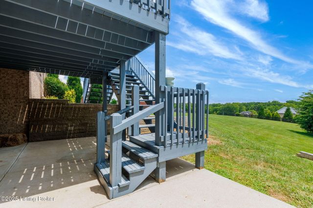 354 Peach Orchard Cir, Fisherville, KY 40023