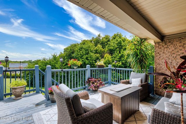 354 Peach Orchard Cir, Fisherville, KY 40023