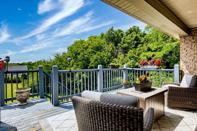 354 Peach Orchard Cir, Fisherville, KY 40023