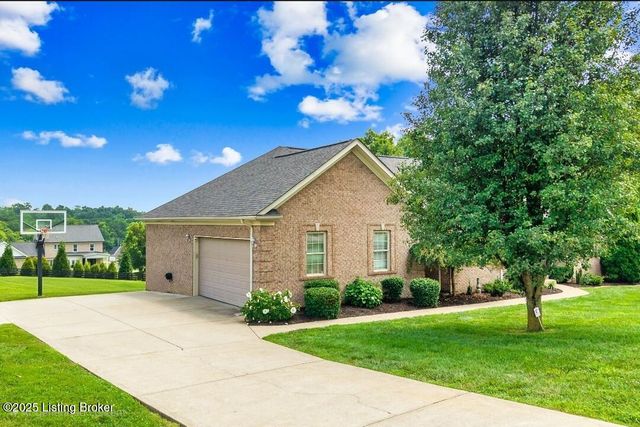 354 Peach Orchard Cir, Fisherville, KY 40023