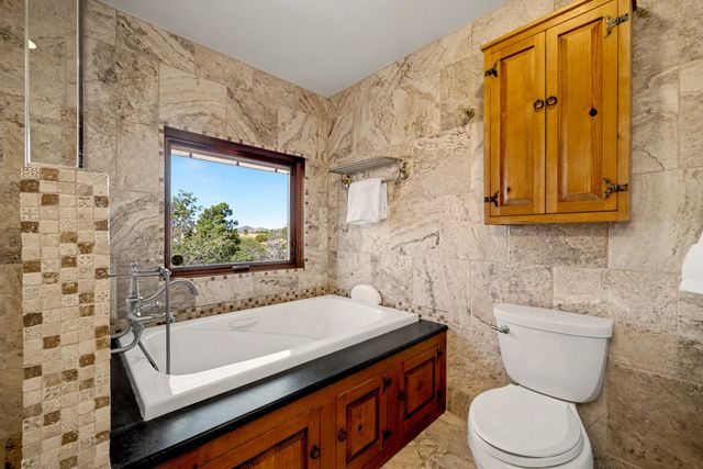 79 Cerro Del Alamo, Santa Fe, NM 87507