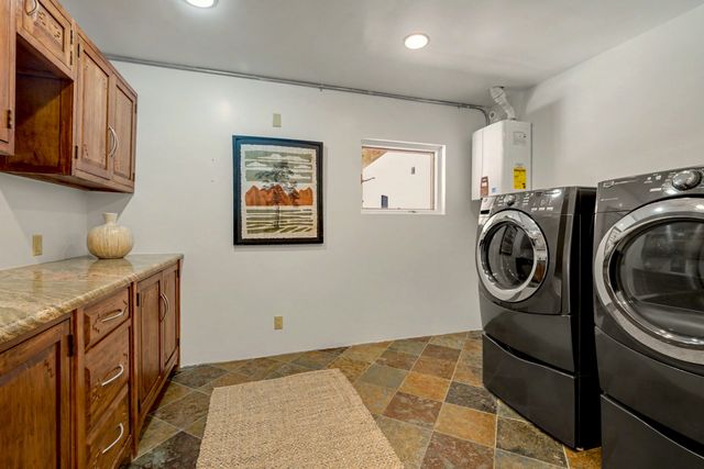 79 Cerro Del Alamo, Santa Fe, NM 87507