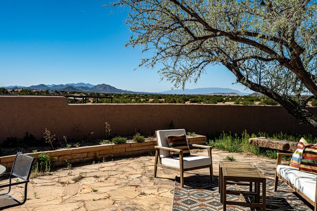 79 Cerro Del Alamo, Santa Fe, NM 87507