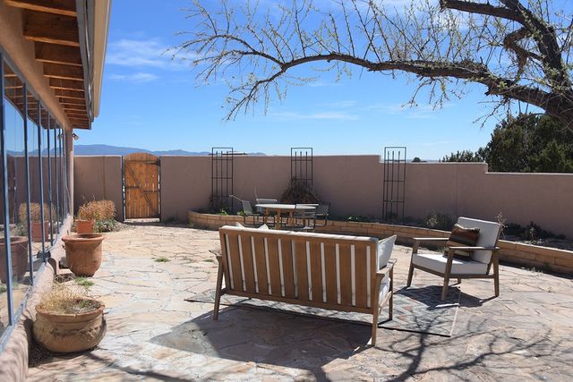 79 Cerro Del Alamo, Santa Fe, NM 87507