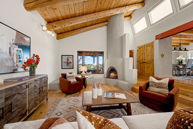 79 Cerro Del Alamo, Santa Fe, NM 87507